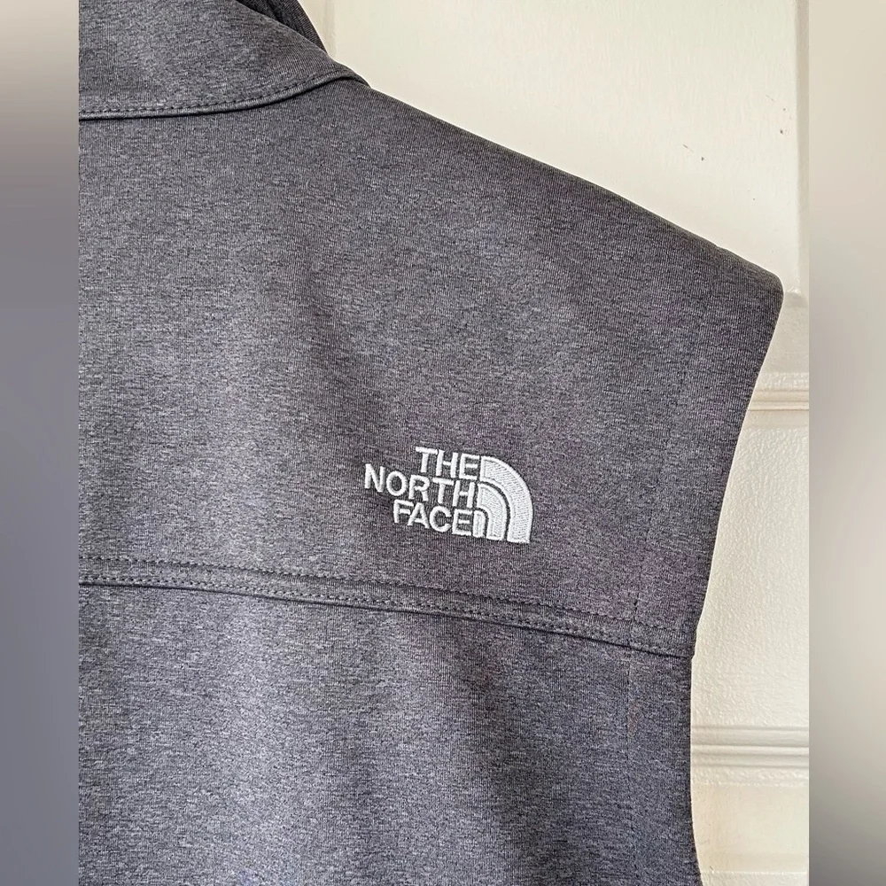 The North Face Men’s Gray Full Zip Vest Size XL‎